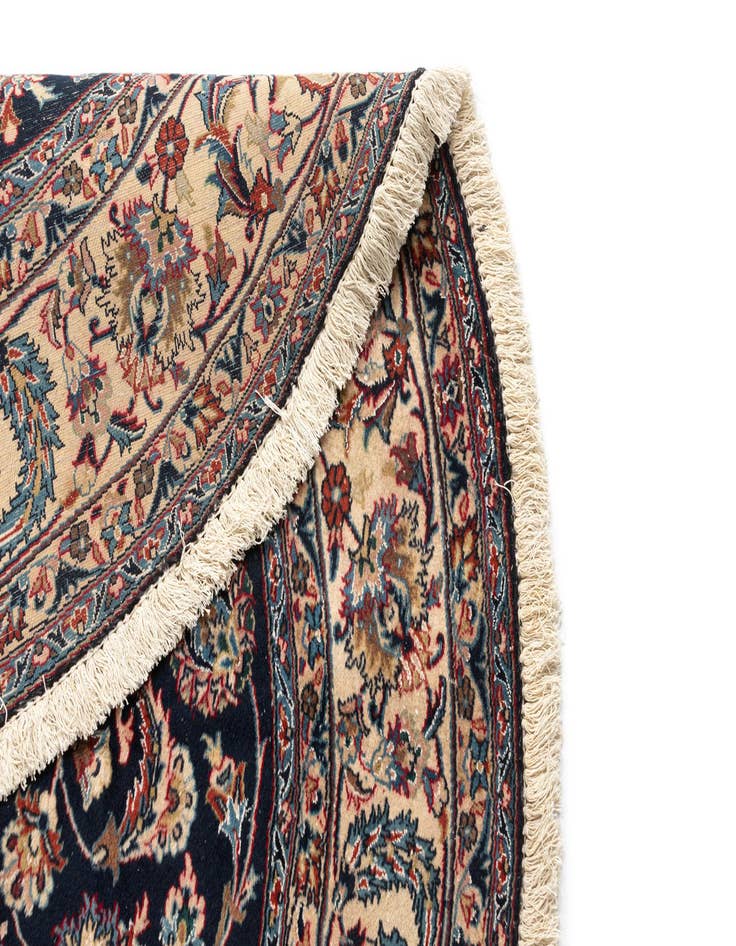 Detail image of 6' 4 x 6' 4 Nain Round Rug