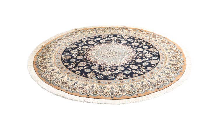 6' 8 x 6' 8 Nain Round Rug