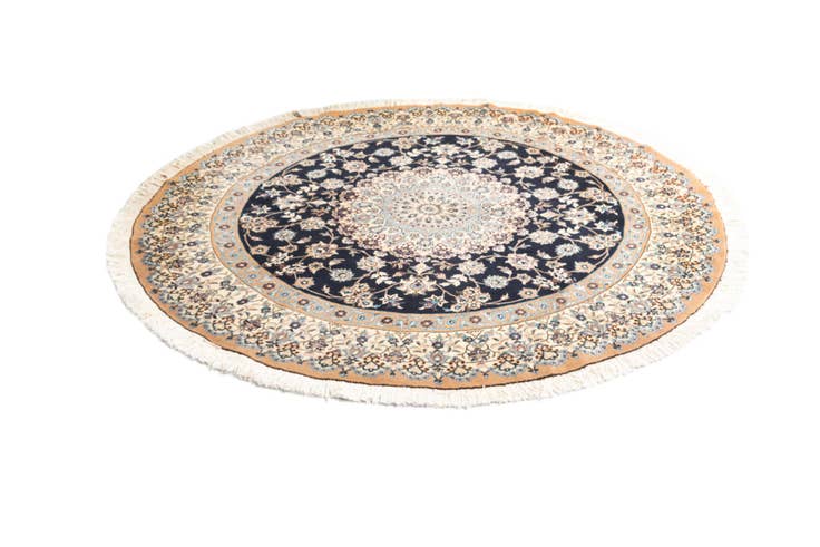 Detail image of 6' 8 x 6' 8 Nain Round Rug