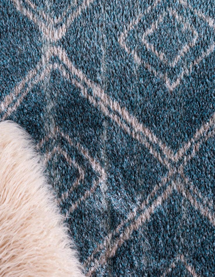 Detail image of 2' 4 x 6' Artemis Runner Rug