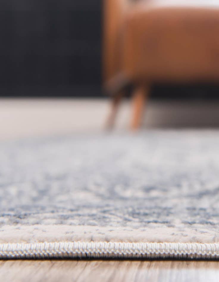 Detail image of 2' x 6' 9 Eliza Runner Rug