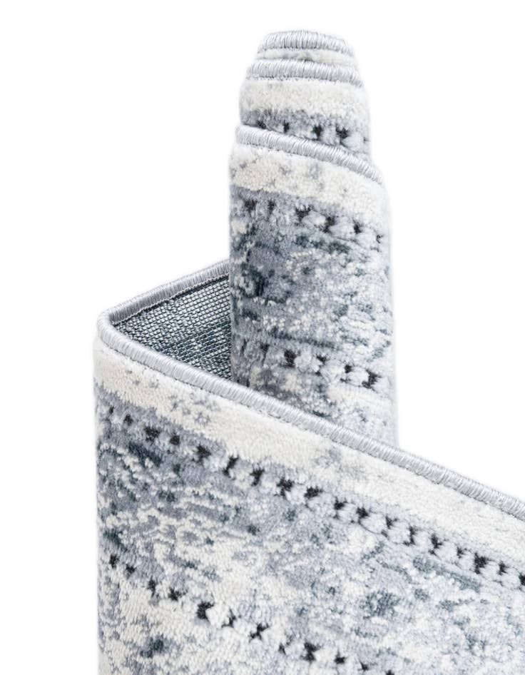 Detail image of 2' x 6' 9 Eliza Runner Rug