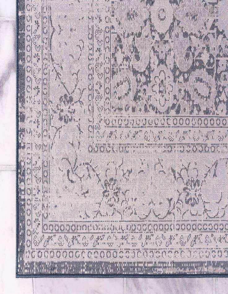 Detail image of 2' 2 x 6' Estate Runner Rug