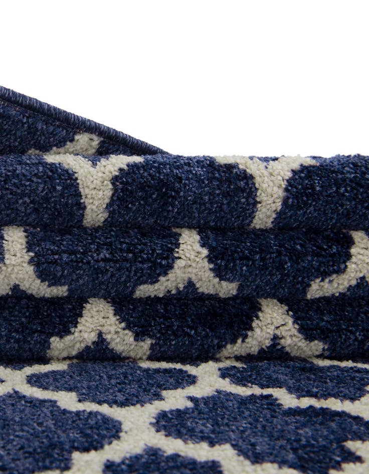 Detail image of 2' 7 x 19' 8 Lattice Runner Rug
