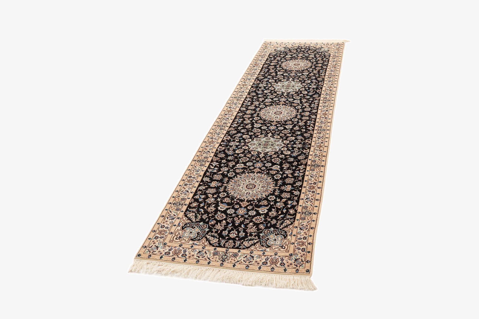 2' 6 x 9' 10 Nain Runner Rug
