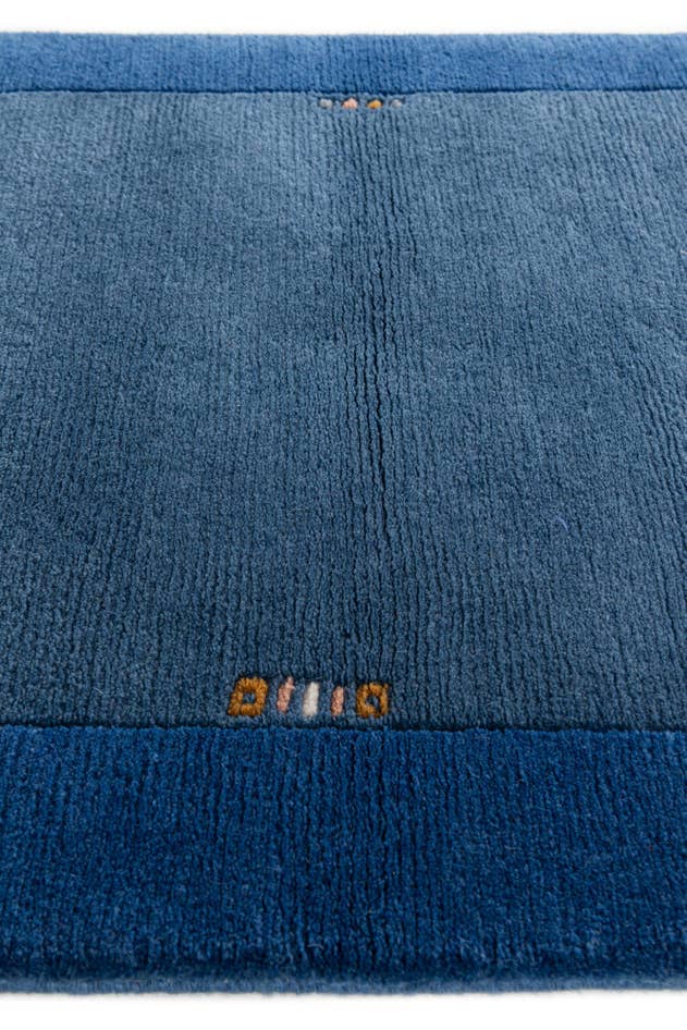 Detail image of 2' 4 x 9' 9 Hand Knotted Nepal Wool Runner Rug