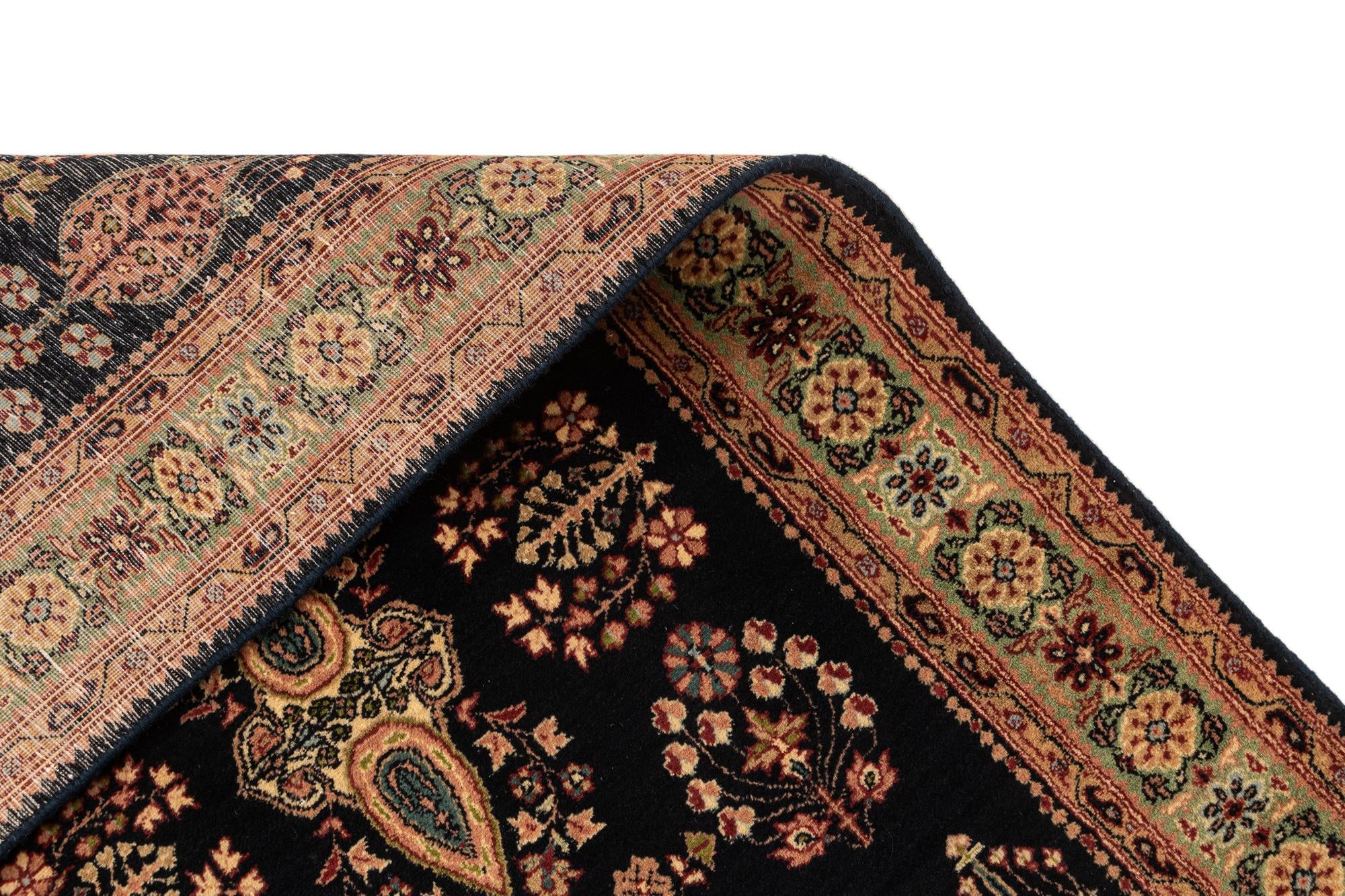 2' 5 x 4' 7 Sarouk Runner Rug