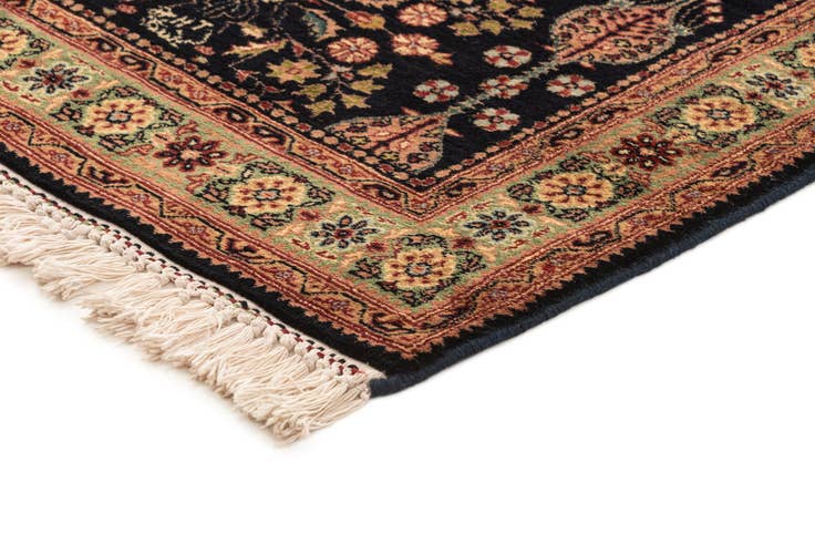 Detail image of 2' 5 x 4' 7 Sarouk Runner Rug
