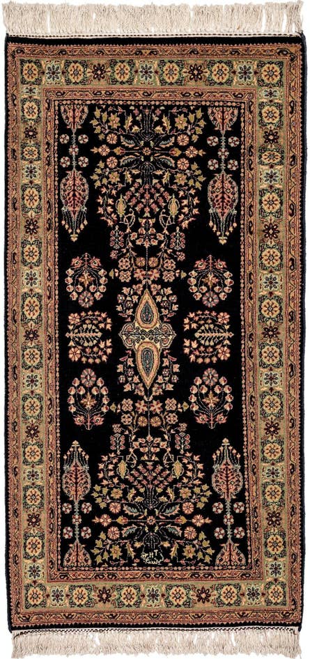 Detail image of 2' 5 x 4' 7 Sarouk Runner Rug