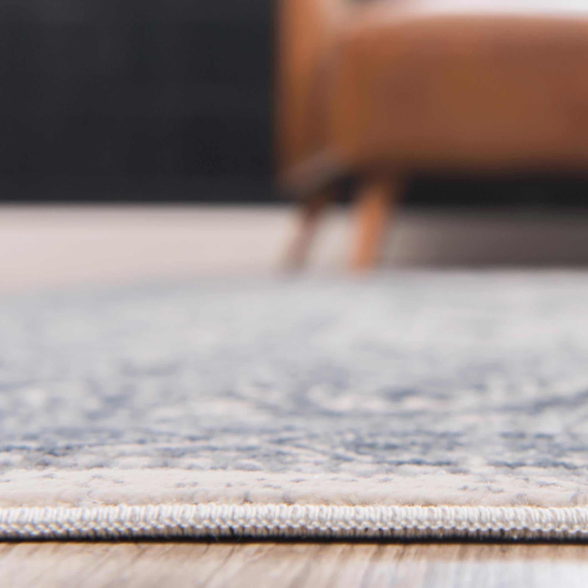 2' x 6' 9 Villa Runner Rug