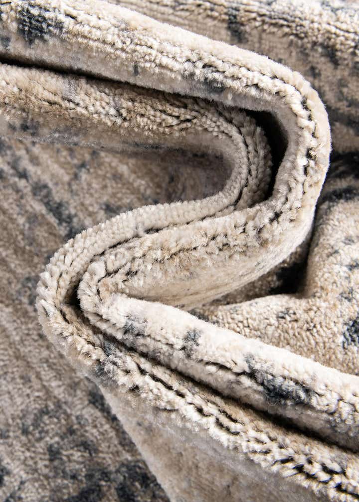 7' 10 x 7' 10 Eliza Square Rug