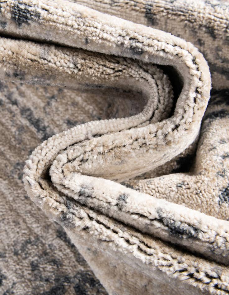 Detail image of 5' 3 x 5' 3 Eliza Square Rug