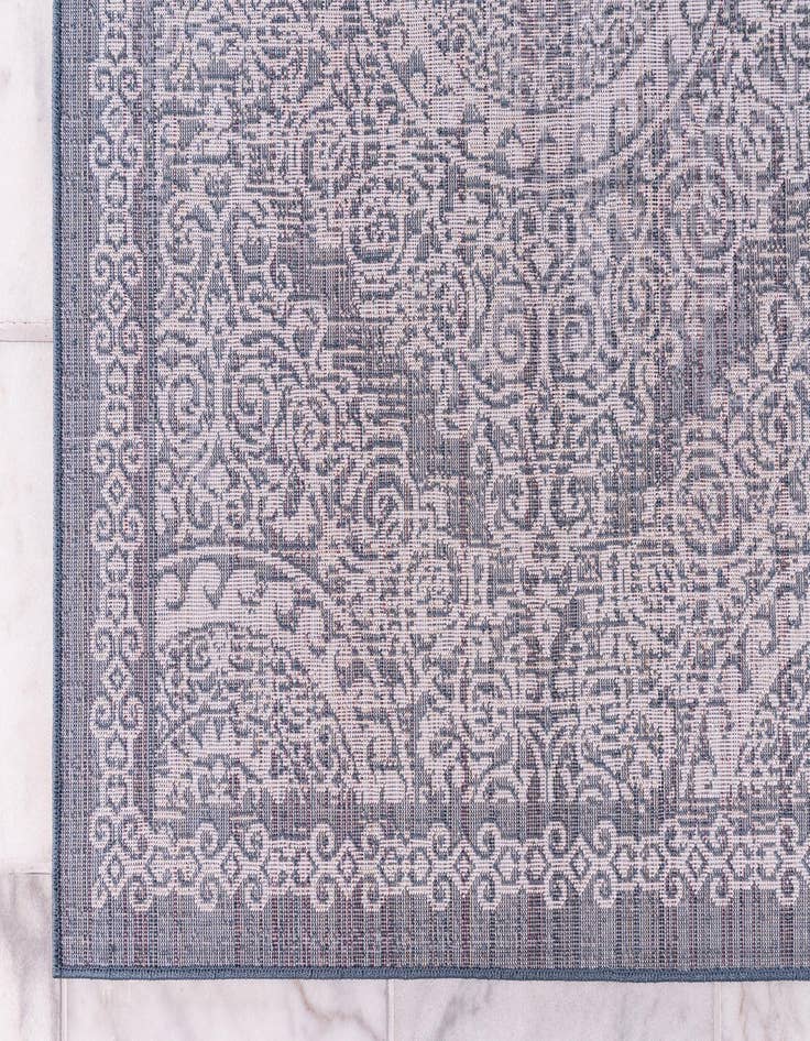 Detail image of 7' 10 x 7' 10 Estate Square Rug