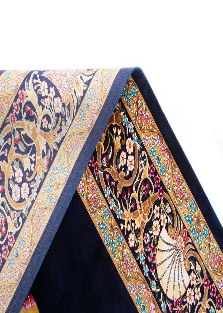 4' 11 x 4' 11 Ghom Design Square Rug