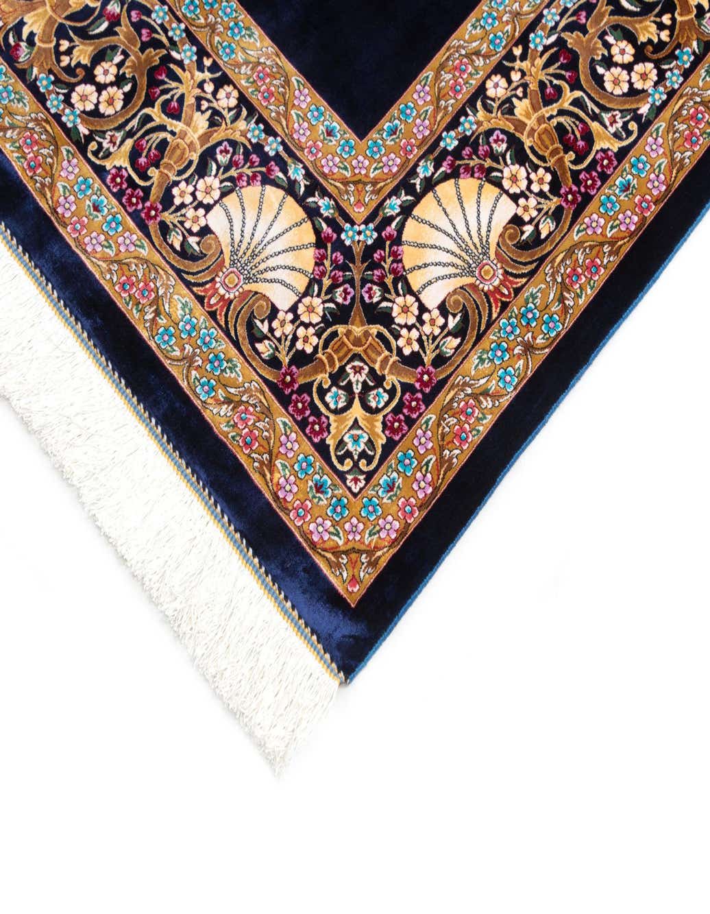 4' 11 x 4' 11 Ghom Design Square Rug