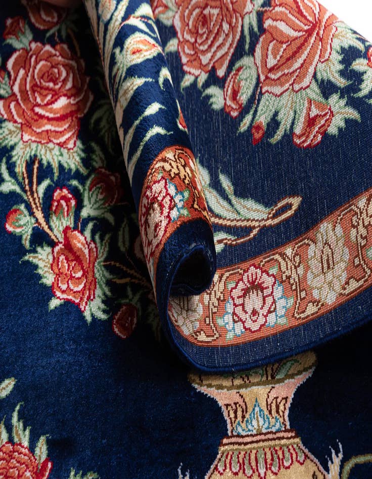 Detail image of 1' 9 x 2' 4 Ghom Silk Square Rug