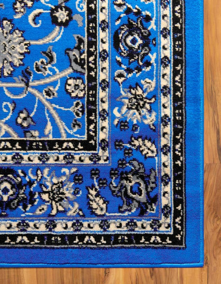 Detail image of 7' 10 x 7' 10 Kashan Design Square Rug