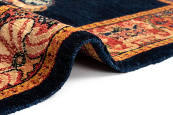 Detail image of 4' 6 x 4' 6 Luribaft Wool Square Rug