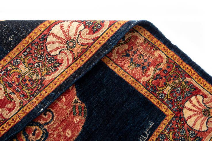Detail image of 4' 6 x 4' 6 Luribaft Wool Square Rug