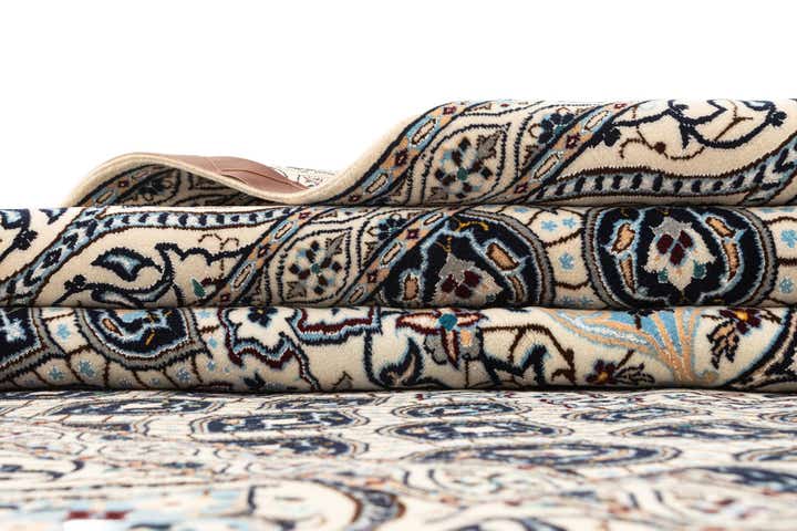 6' 7 x 6' 8 Nain Square Rug