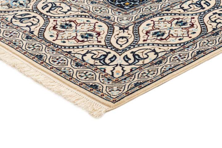 6' 7 x 6' 8 Nain Square Rug
