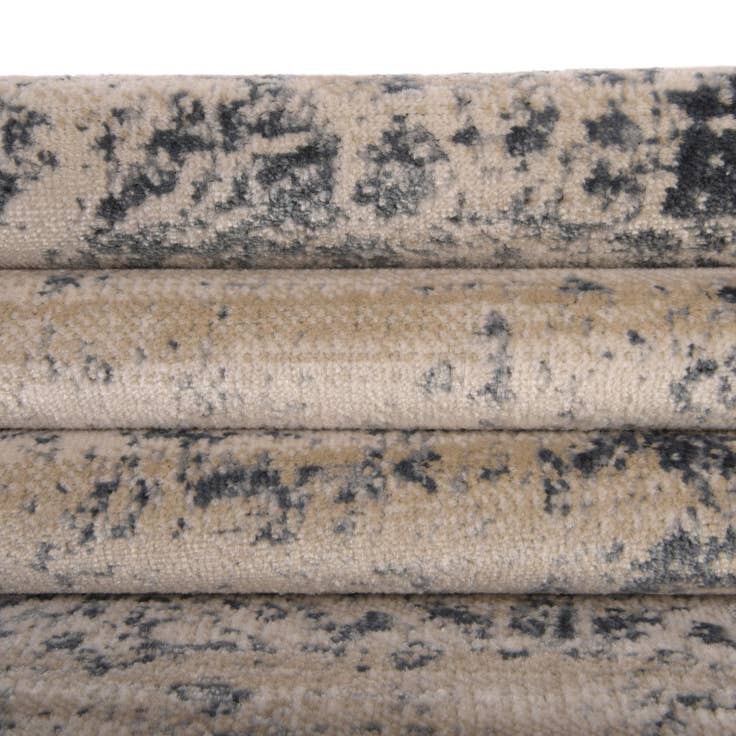 Detail image of 7' 10 x 7' 10 Villa Square Rug