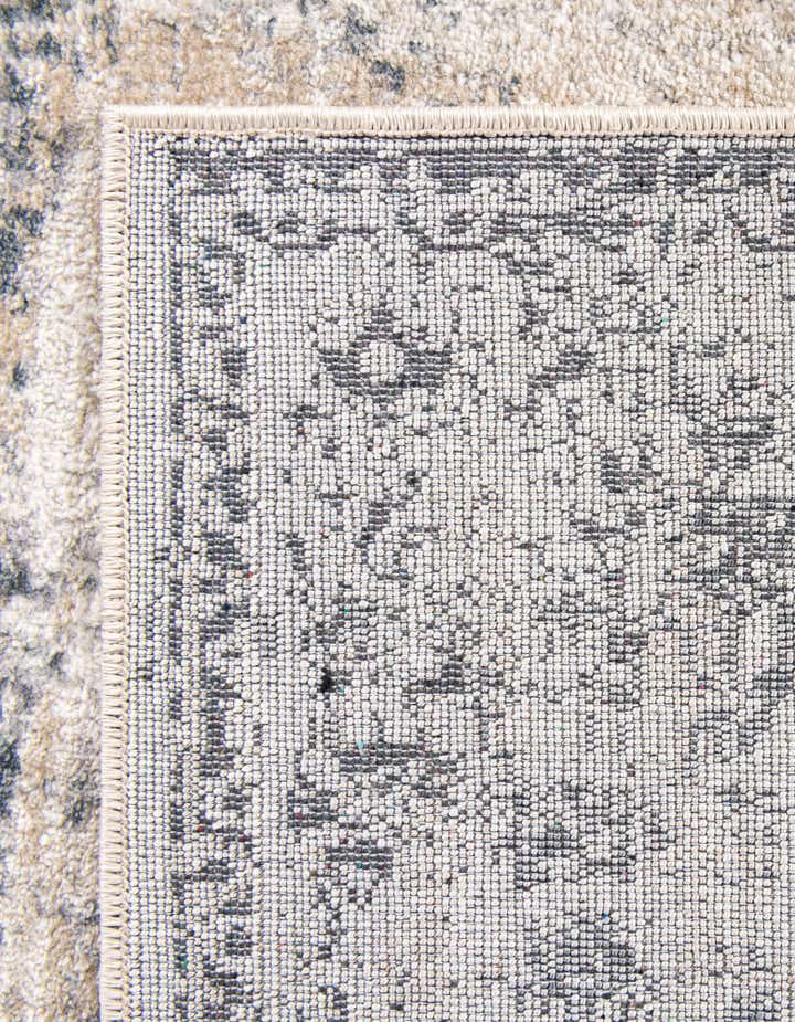 7' 10 x 7' 10 Villa Square Rug