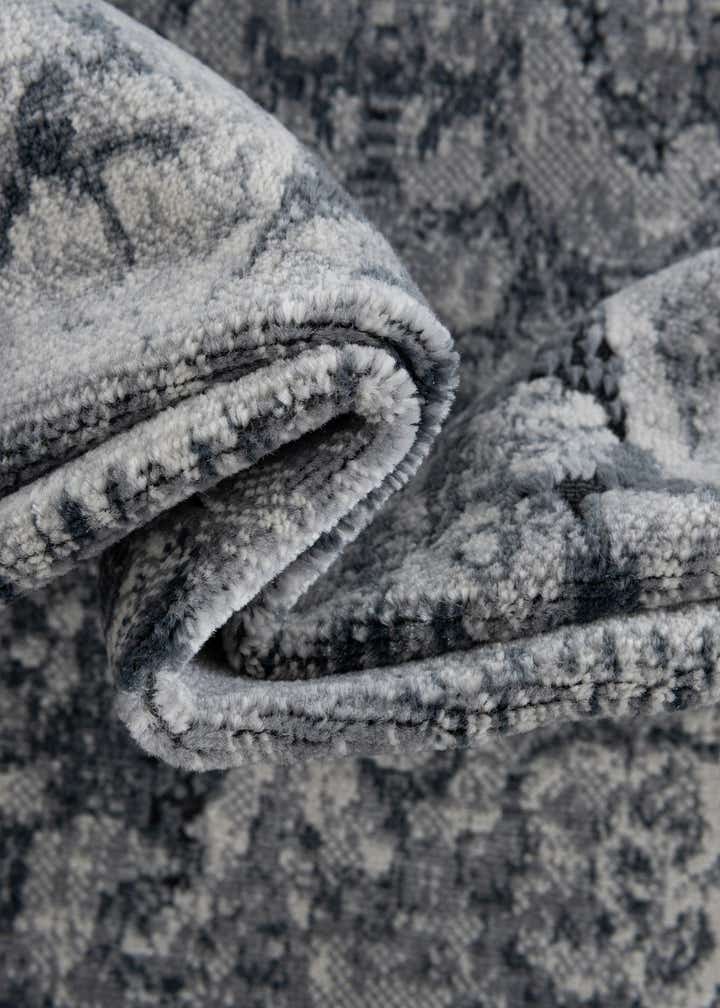 7' x 7' Villa Square Rug