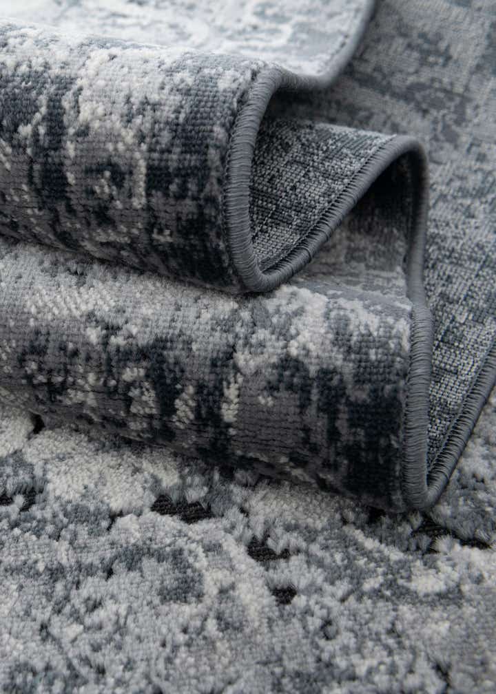 7' x 7' Villa Square Rug