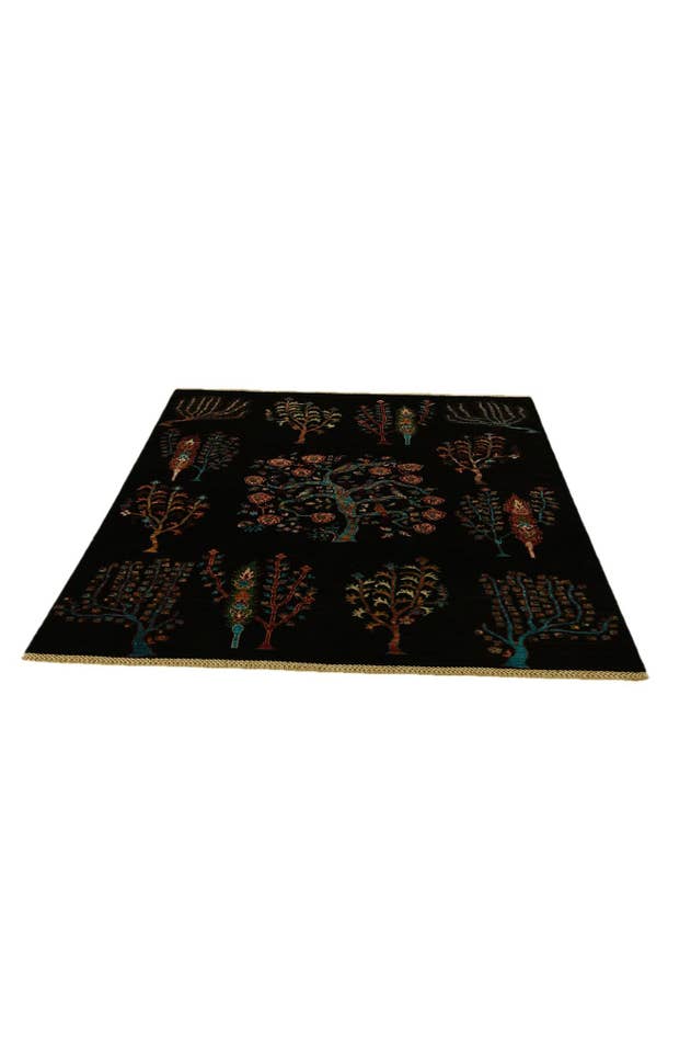 Detail image of 4' 11 x 6' 4 Hand Knotted Ariana Ziegler Rug