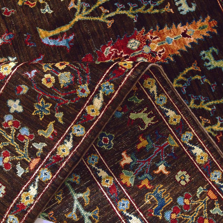 Detail image of 5' x 6' 7 Hand Knotted Ariana Ziegler Rug