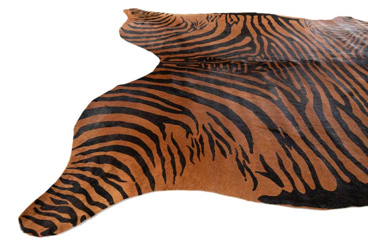 Detail image of 6' 1 x 6' 8 Cowhide Leather Freeform Rug