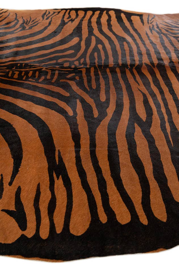 Detail image of 6' 1 x 6' 8 Cowhide Leather Freeform Rug