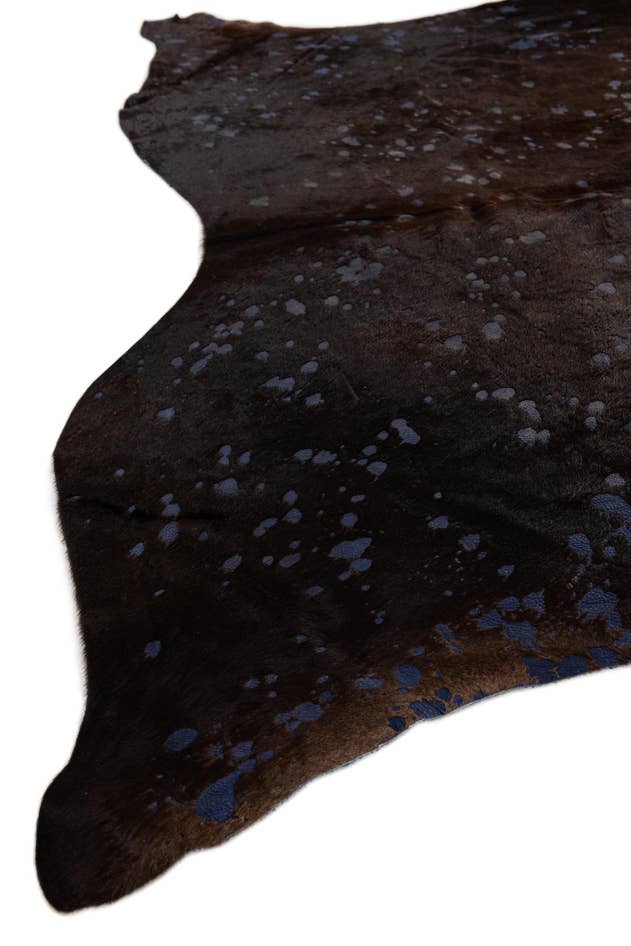 Detail image of 6' 2 x 6' 10 Cowhide Leather Freeform Rug