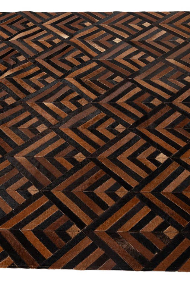 Detail image of 5' 1 x 7' 11 Cowhide - Patchwork Rug