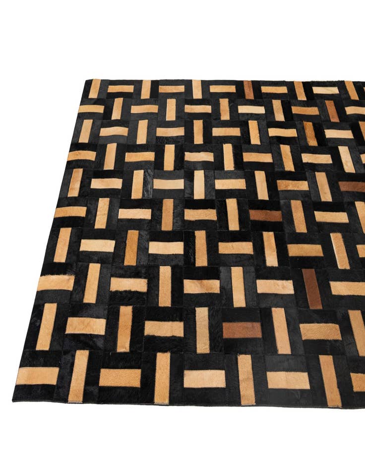 Detail image of 5' 1 x 8' Cowhide - Patchwork Rug