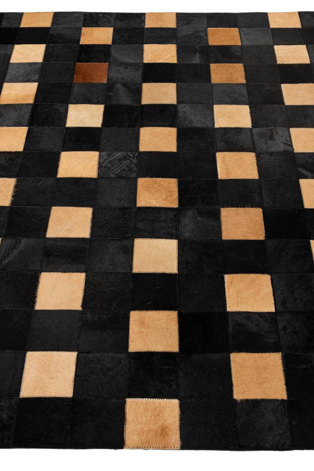 Detail image of 5' 1 x 7' 11 Cowhide - Patchwork Rug