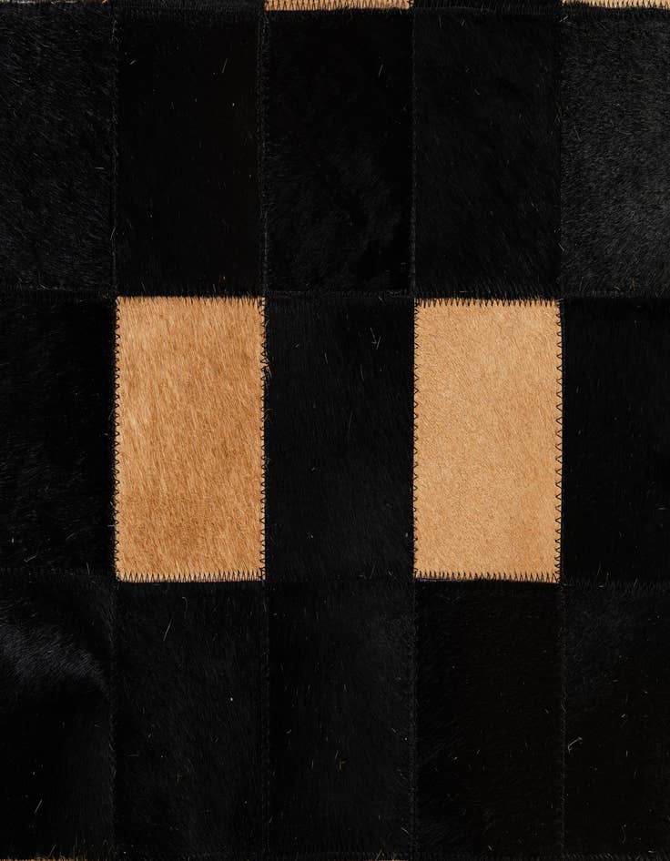 Detail image of 5' 1 x 7' 11 Cowhide - Patchwork Rug