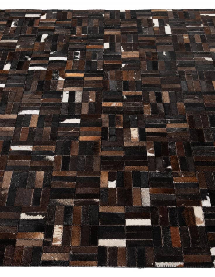 Detail image of 5' 1 x 8' Cowhide - Patchwork Rug