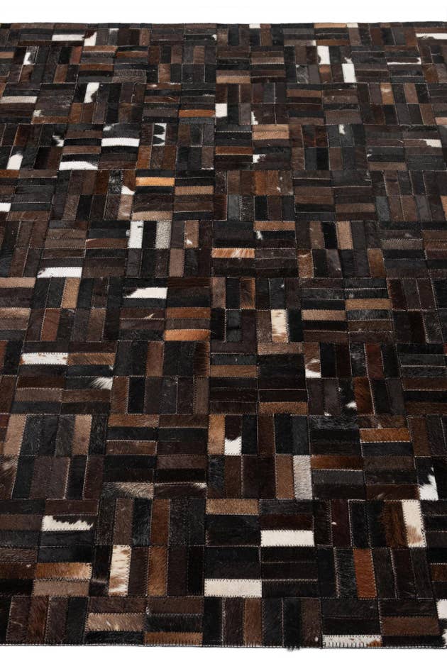 Detail image of 5' 1 x 8' Cowhide - Patchwork Rug