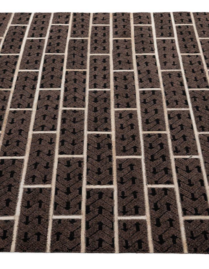 Detail image of 5' x 7' 8 Cowhide - Patchwork Rug