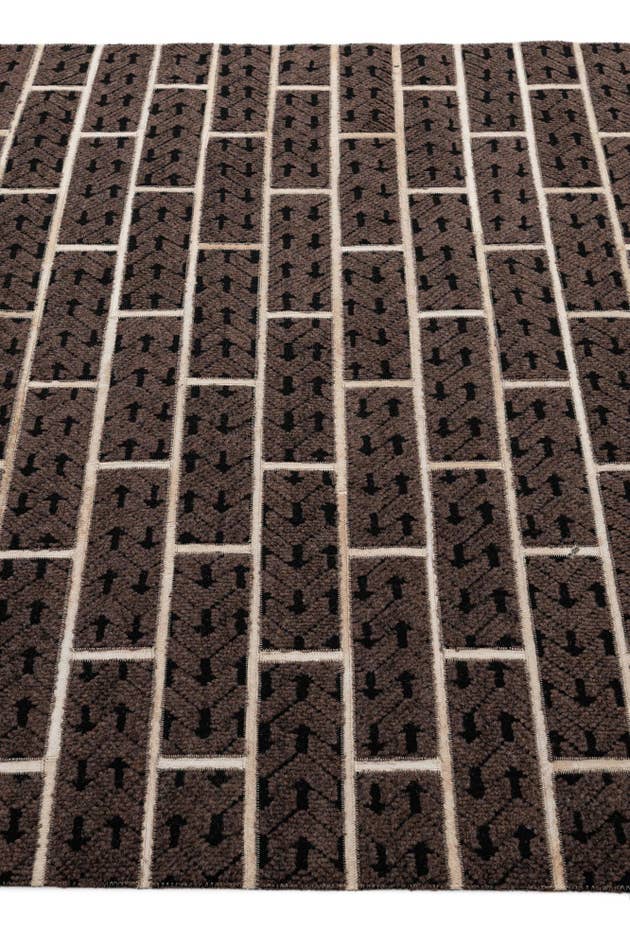 Detail image of 5' x 7' 8 Cowhide - Patchwork Rug