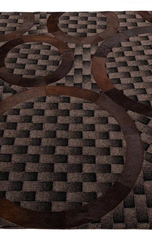 Detail image of 5' 1 x 7' 11 Cowhide - Patchwork Rug