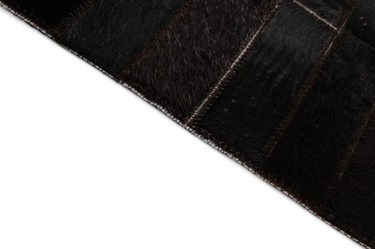Detail image of 4' 11 x 8' Cowhide - Patchwork Rug