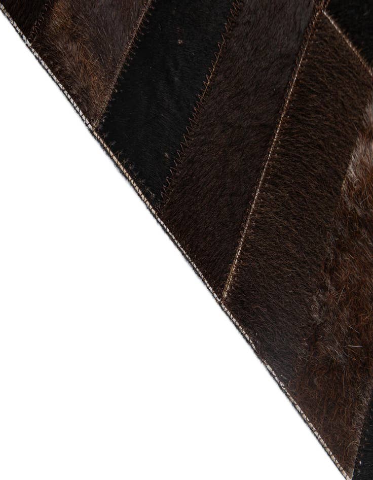 Detail image of 5' x 8' 1 Cowhide - Patchwork Rug