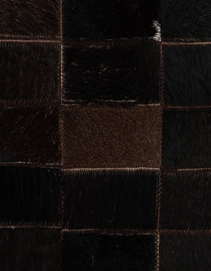 Detail image of 5' 1 x 8' Cowhide - Patchwork Rug