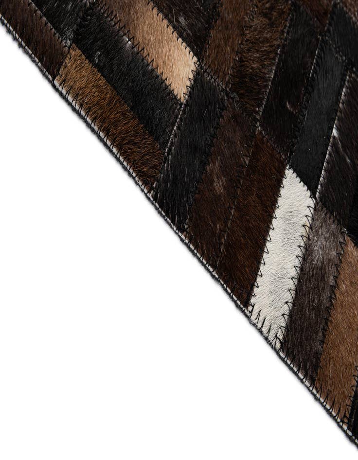 Detail image of 5' 2 x 8' Cowhide - Patchwork Rug