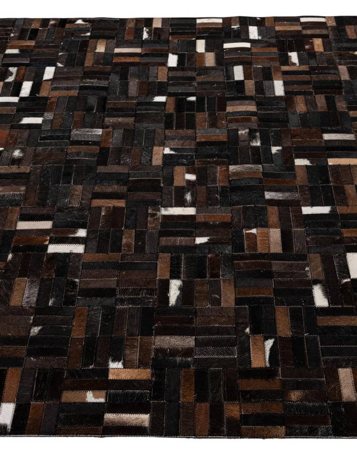 Detail image of 5' x 7' 11 Cowhide - Patchwork Rug