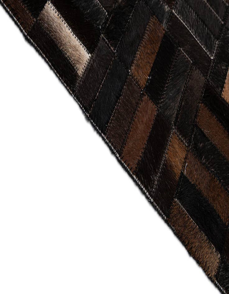 Detail image of 5' x 7' 11 Cowhide - Patchwork Rug