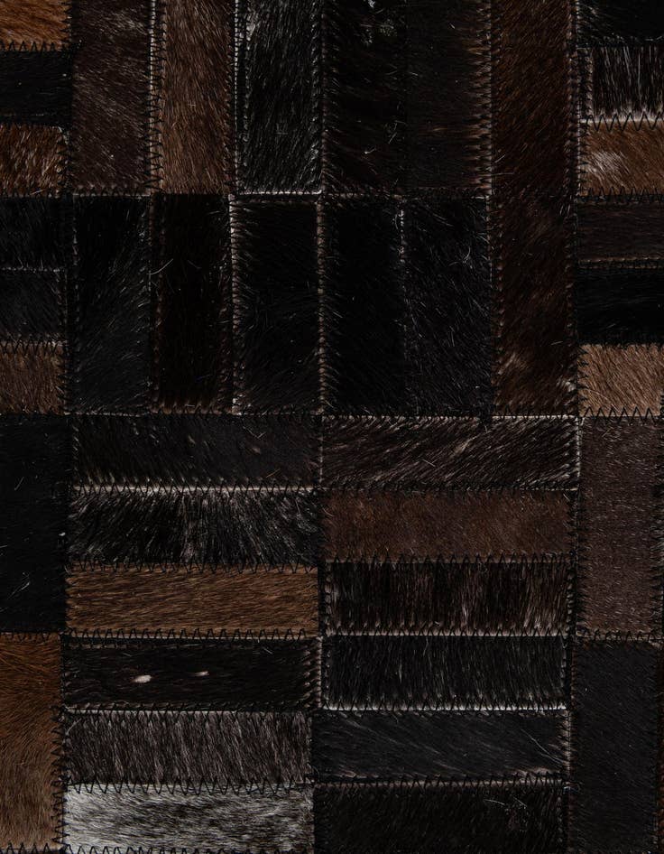 Detail image of 5' x 7' 11 Cowhide - Patchwork Rug